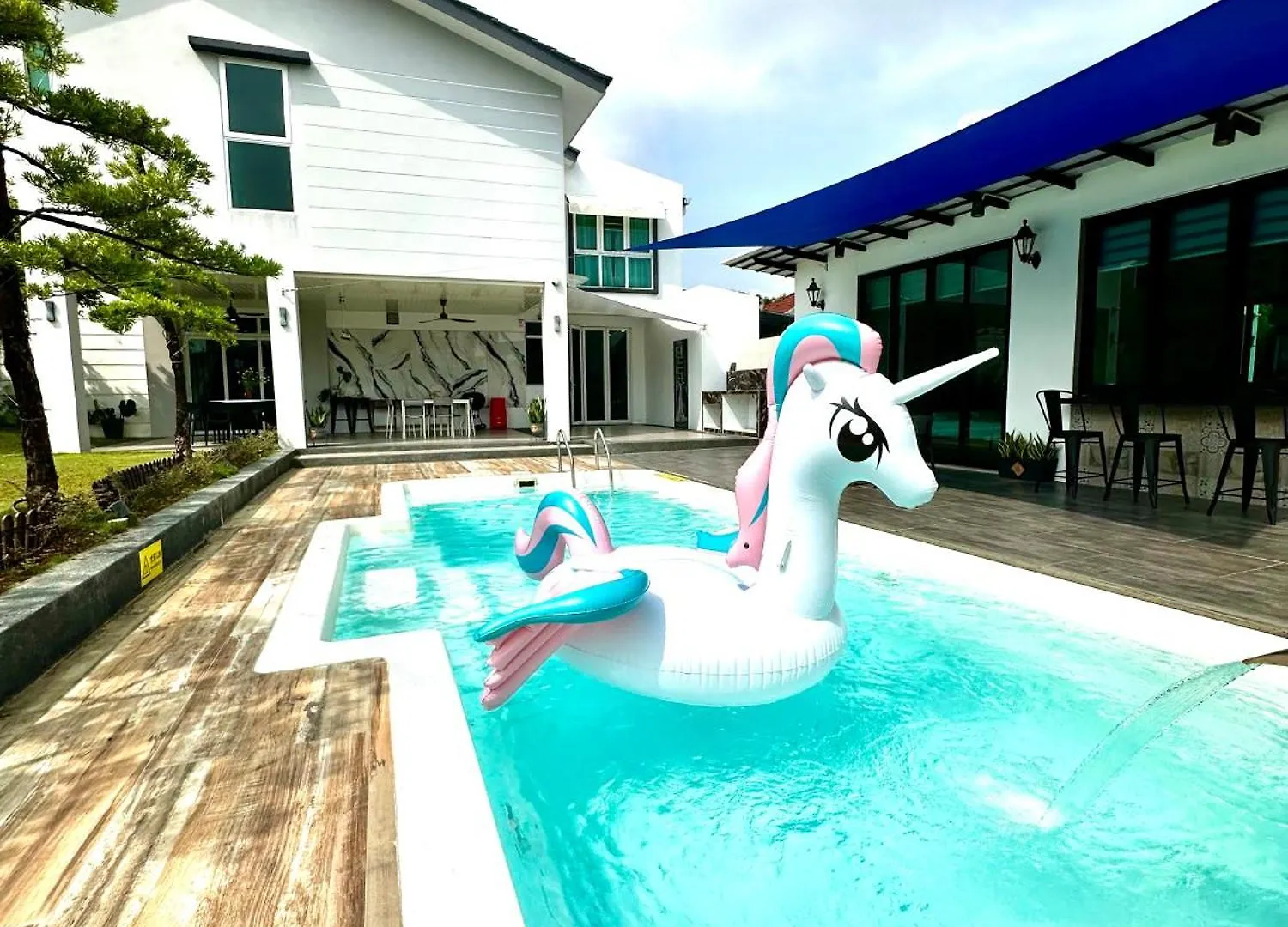 Stylish Villa Alma Simpang Ampat