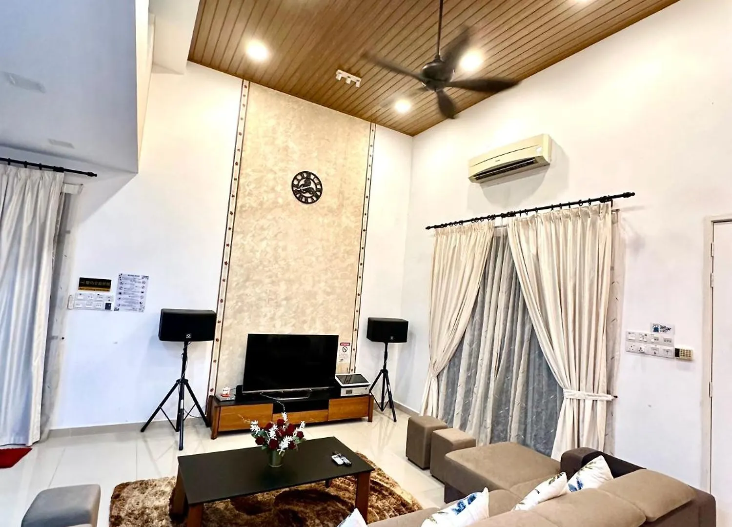 Stylish Villa Alma Simpang Ampat