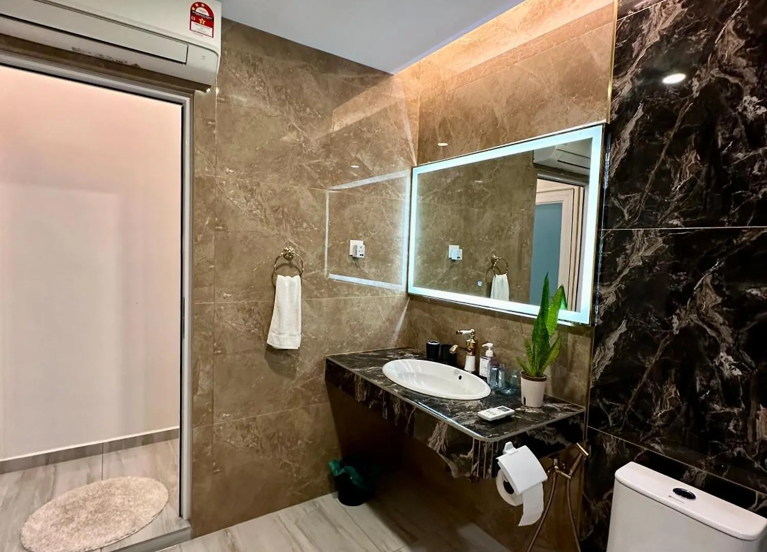 Stylish Villa Alma Simpang Ampat