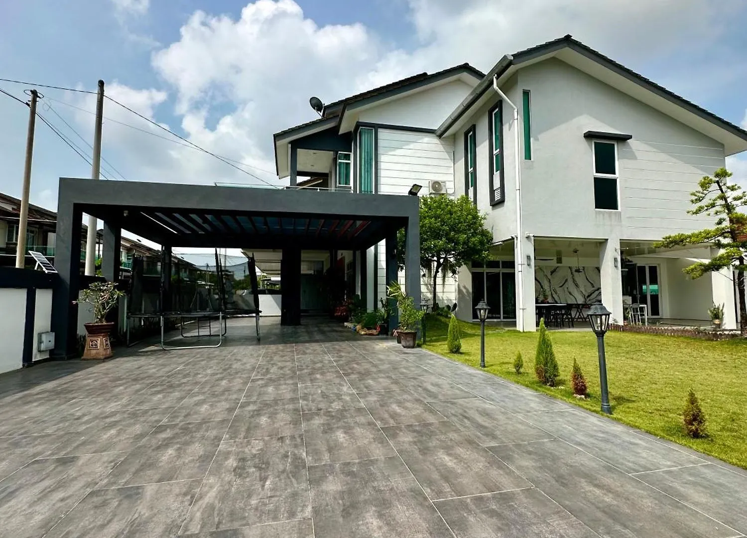 Stylish Villa Alma Simpang Ampat